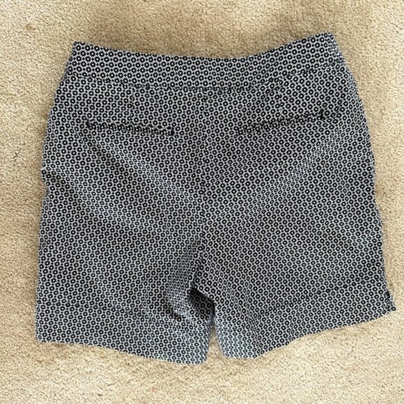 Ellen Tracy fancy shorts - Picture 2 of 6